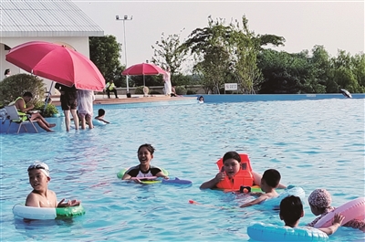 长富资本 阳光沙滩举办夏日亲水狂欢活动